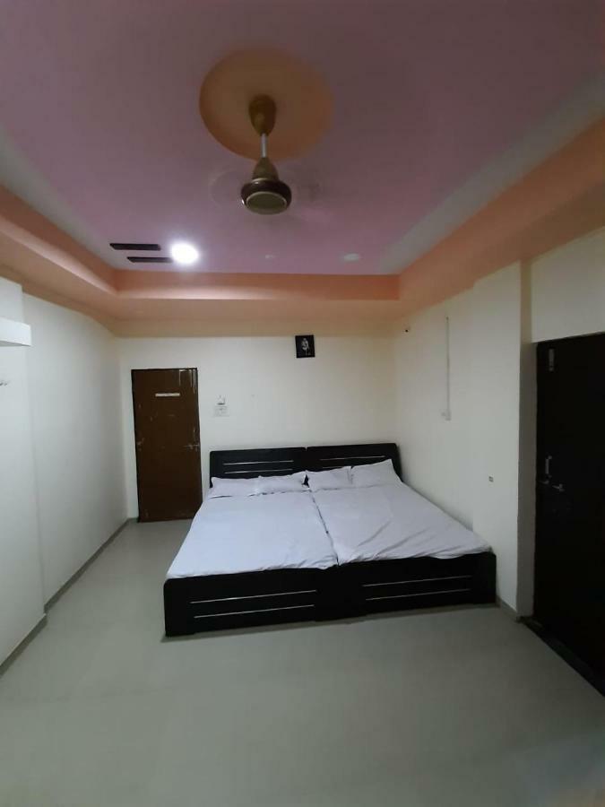 Hotel Sai Satya Shirdi Room photo