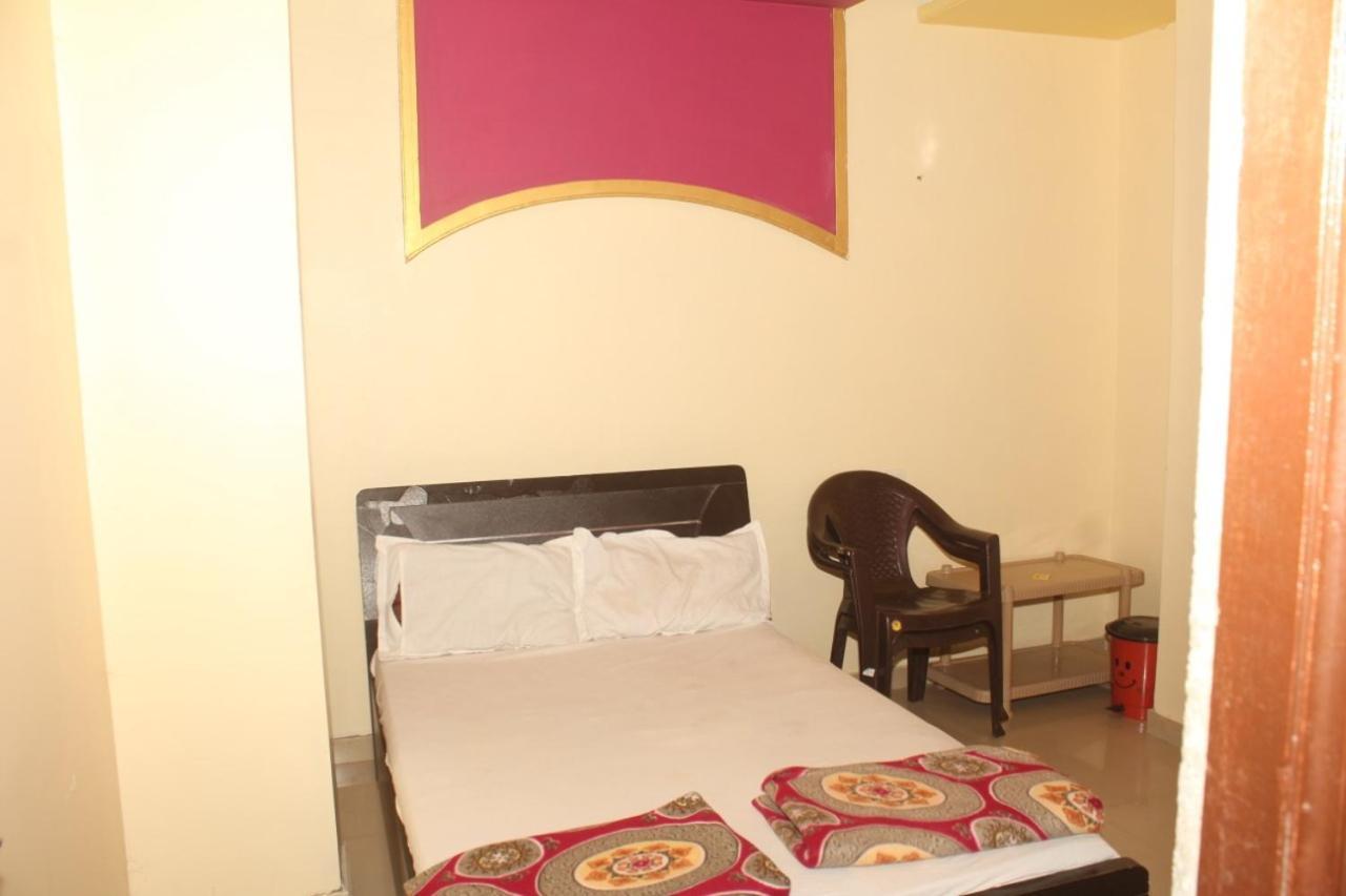 Hotel Sai Satya Shirdi Exterior photo